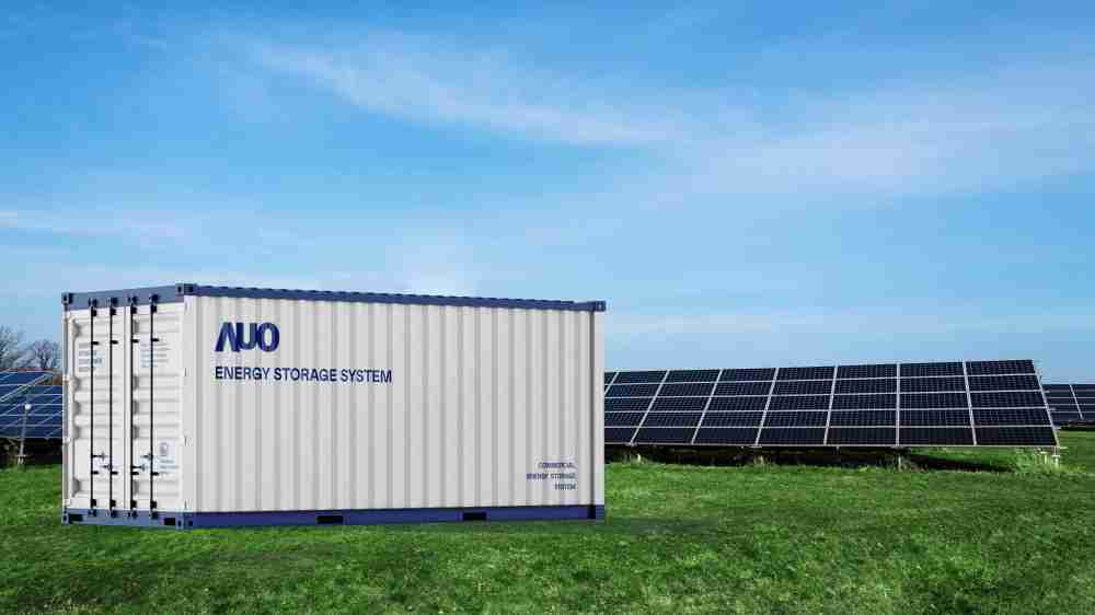 YAXIN111透过AI数据管理，，，提供不同类型用户进行储能与能源管理，，达到再生能源管控调度成效