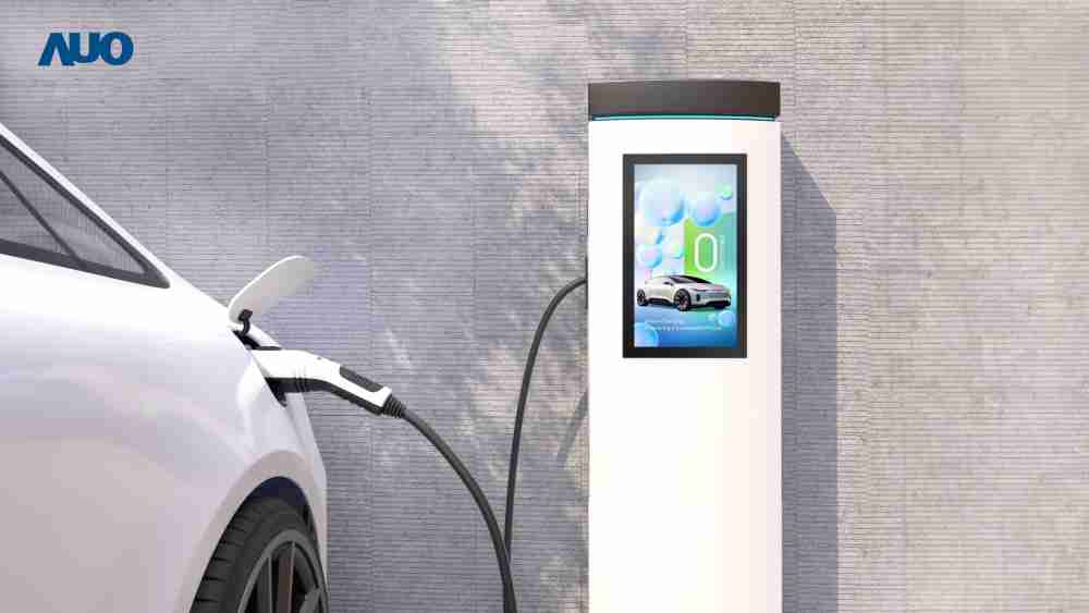 友達〝EVSE車用充電樁解決方案〞專為電動汽車充電樁設計，，，具有高亮度、、、克服戶外艱難環境的耐溫、、、、耐紫外線等特性，，，，並搭載散熱性及擴充性強的高效能工業電腦，，，可實現人機互動訴求，，，，如資訊顯示、、、支付等應用